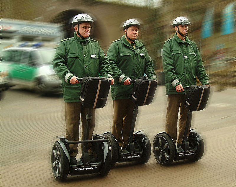 1280px-Segway_Polizei_4 Wheels Stop Rolling: What Happened to Segway?